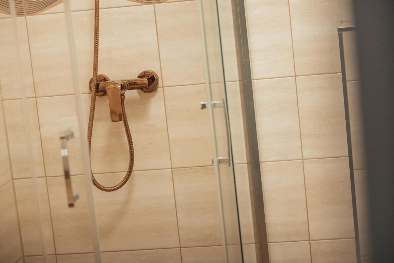 Apartamenty Grand Tatry - Sauna I Jacuzzi Wliczone W Cene Pobytu - 10 Minut Pieszo Od Term Bania Białka Tatrzańska Exterior photo